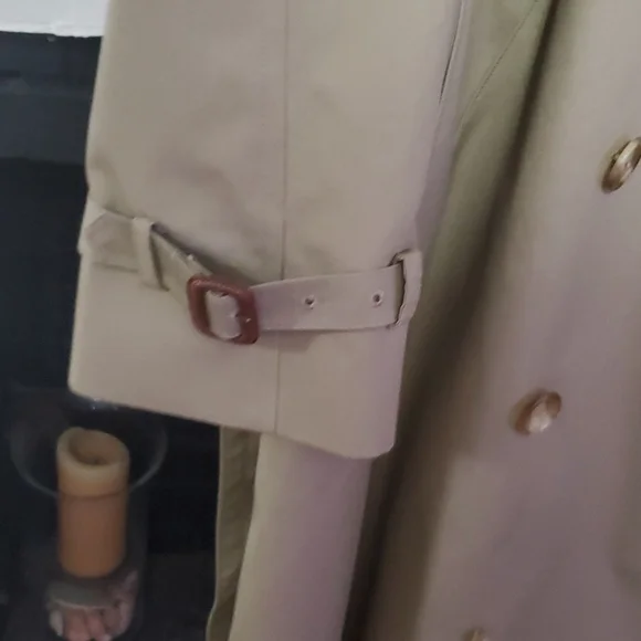 Brooks Brothers trench coat - Picture 2 of 16